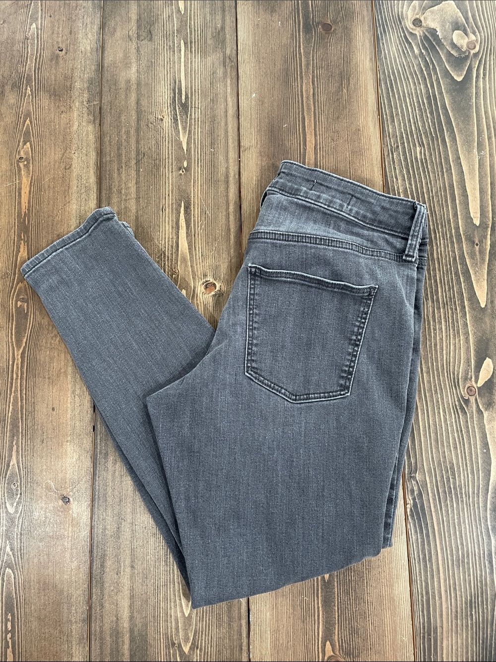 Women’s Universal Thread High Rise Skinny Jeans - Picture 2 of 6